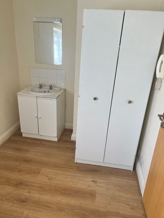 8-10, Albert Street, Slough photo 4
