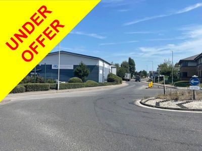 Industrial to let in 1 Castle Road, Eurolink, Sittingbourne, Kent