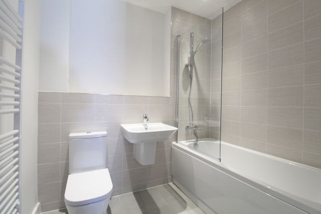 Flat 12 Compass House, 1, Marina Walk, Colchester photo 3