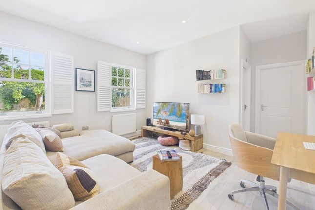 Flat 3, 7 Lyons Crescent, Tonbridge photo 3
