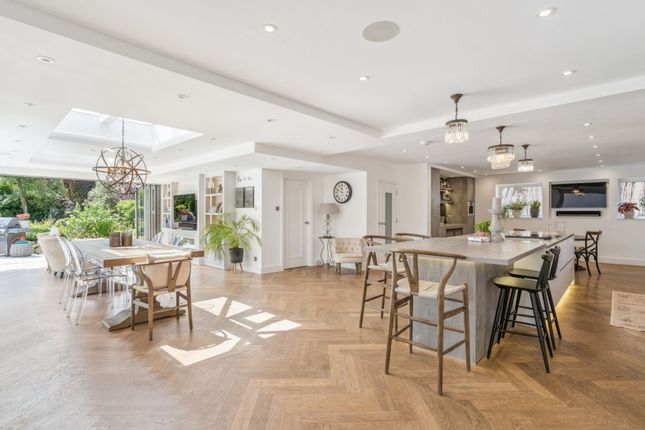 10 Mill Lane, Gerrards Cross photo 3