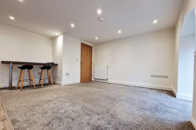 Flat 8, Alfmill, Darwen photo 3