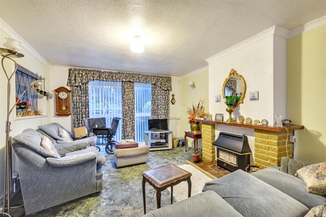 14, Peters Close, Nottingham photo 4