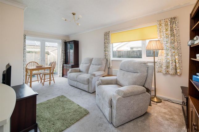 16, Lincoln Way, Bembridge photo 3