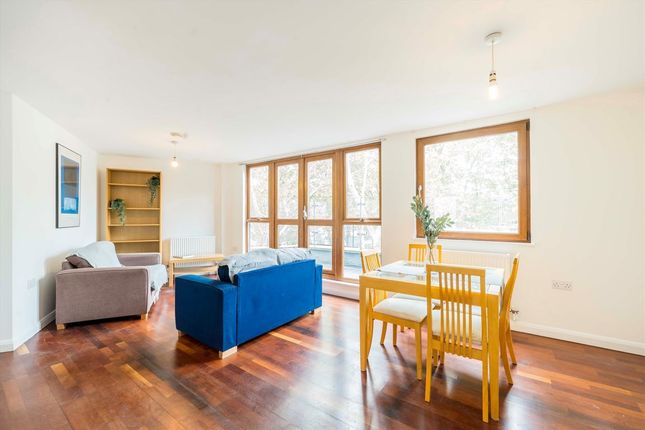 Flat 10, Cable Court, 357, Rope Street, London photo 3