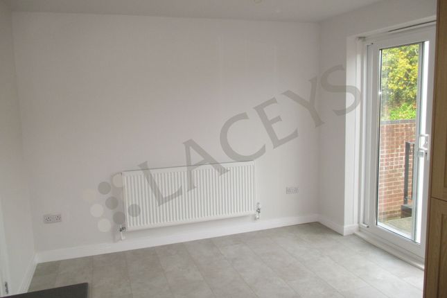16 Athelney Way, Yeovil photo 4