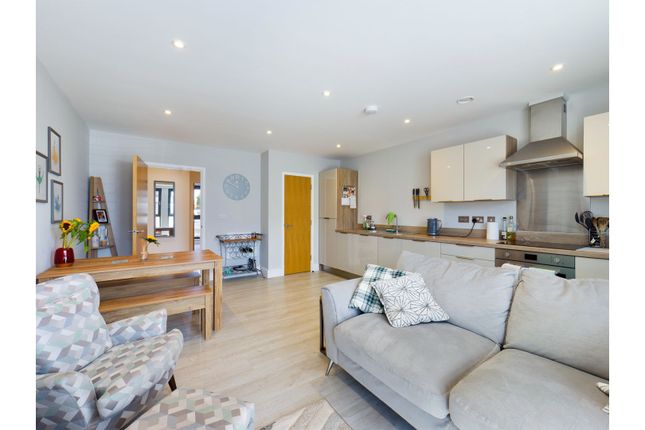 Flat for sale in 87 Burlington Road, New Malden