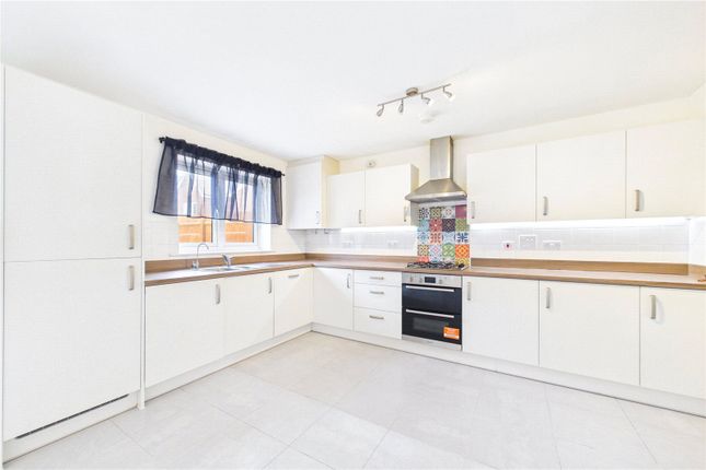MARKETING CARD, 11, Sela Drive, Reading photo 3
