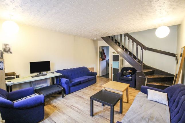 5, Bayne Close, London photo 2