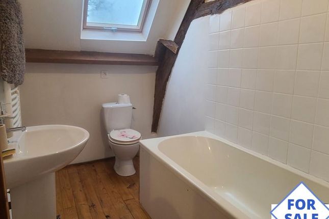 Cottage for sale in Lonlay-Le-Tesson, Basse-Normandie, 61600, France
