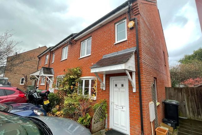 Thumbnail Town house to rent in Charlton Drive, Petersfield