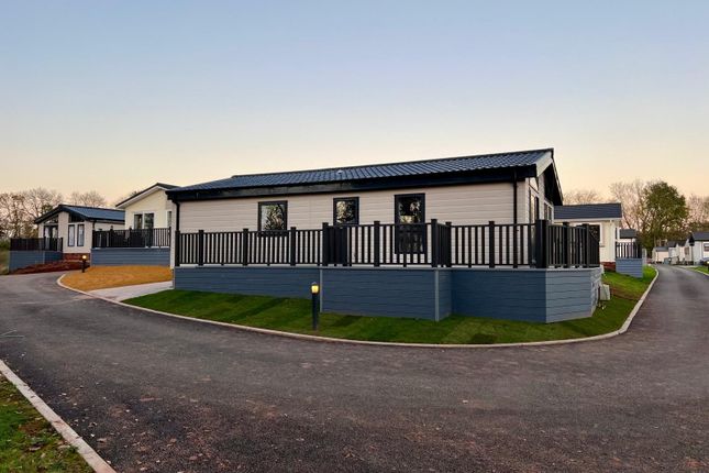 2-bed caravan on 4, Greenacres Park, Cirencester, £130,000