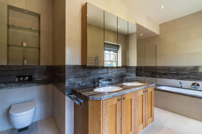 Master En-Suite