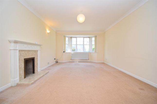 2, Elm Grove, Wakefield photo 2