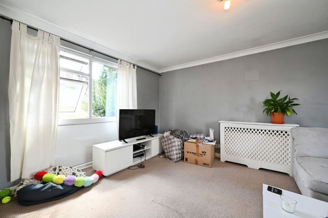 120, Nutley, Berkshire photo 4