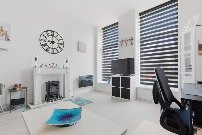 4 Bryden Court, Grangemouth photo 4