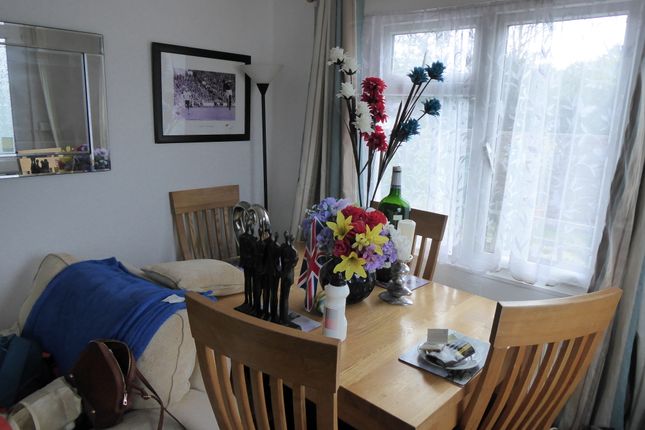 32 The Willows, Surrey Hills Park, Guildford Road, Normandy, Guildford photo 5