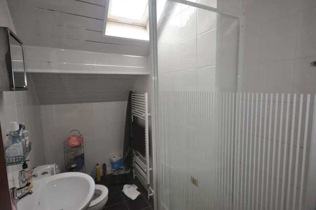 Meadow View, Leeds photo 5