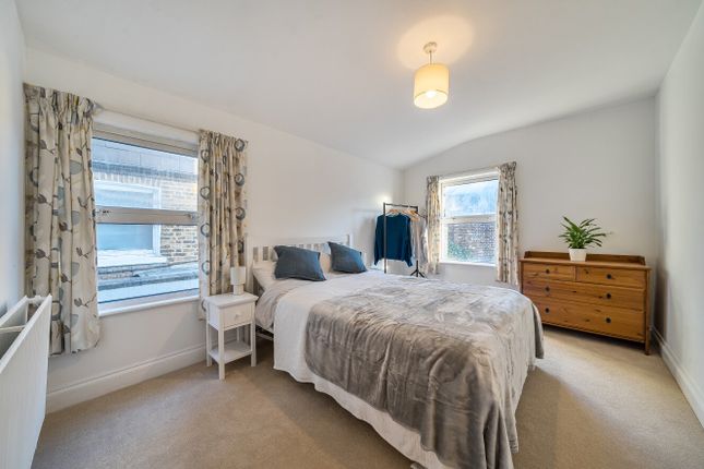 8, Howden Street, London photo 3