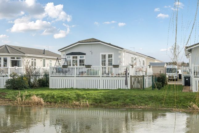 2-bed caravan on 3 Waters View, Yarwell Mill, Peterborough, £200,000