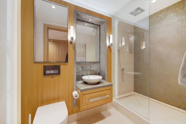 Flat for sale in John Islip Street, Westminster, London