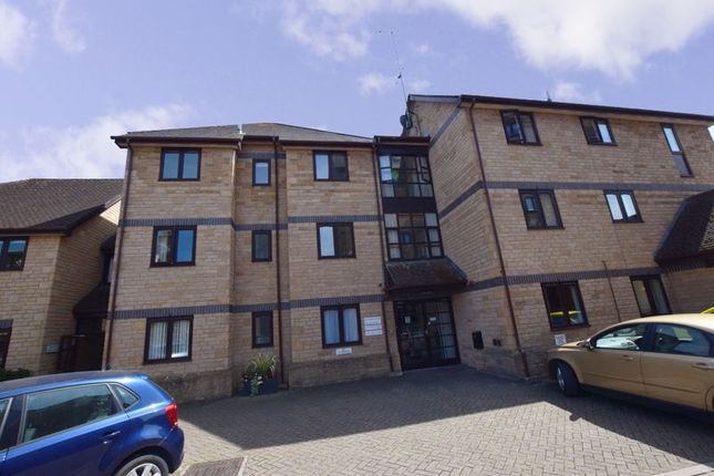 Flat for sale in Raleigh Court, Sherborne