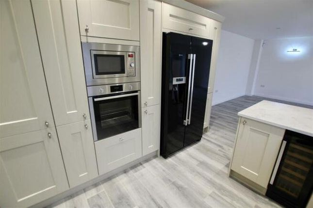 4, Richardson Gardens, Nottingham photo 3