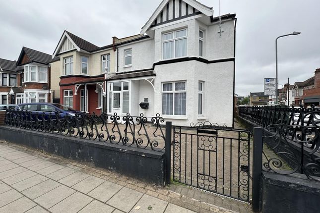 Flat to rent in Green Lane, Ilford