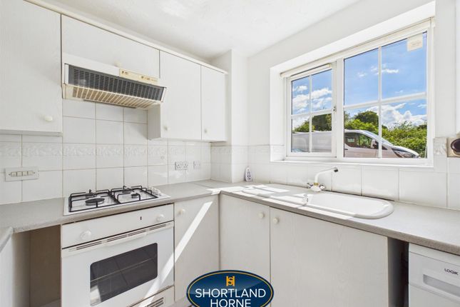 17, Lyndhurst Close, Coventry photo 5