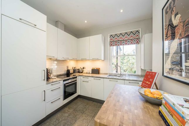 46b, Parma Crescent, London photo 3
