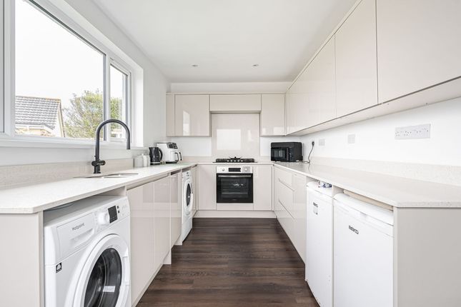 40 Trelawney Avenue, Redruth photo 3