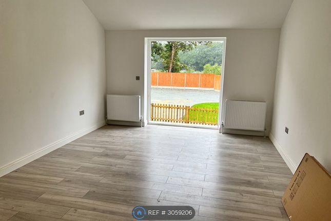 Meadow Croft Lodge, Southwood Road Eltham, London photo 3