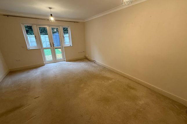 3, Stratone Mews, Swindon photo 3