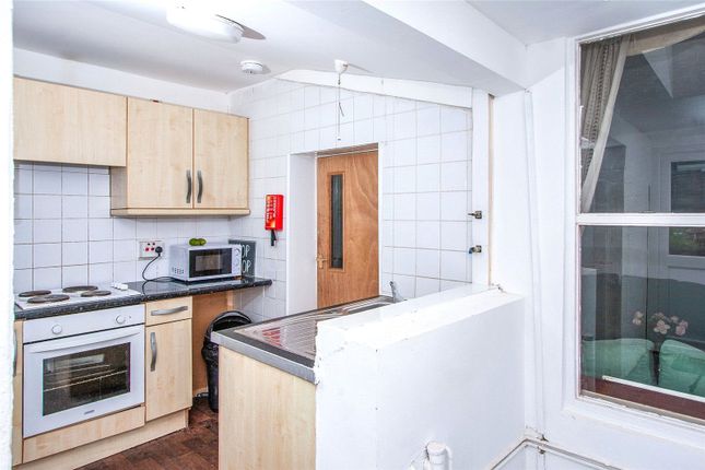 Room 2, 22, Caledonian Road, Bath photo 4