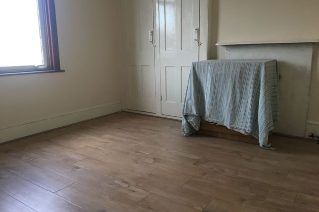Homes To Let In Mayfair Avenue Cranbrook Ilford Ig1 Rent