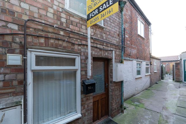 Terraced house for sale in High Street, Boston