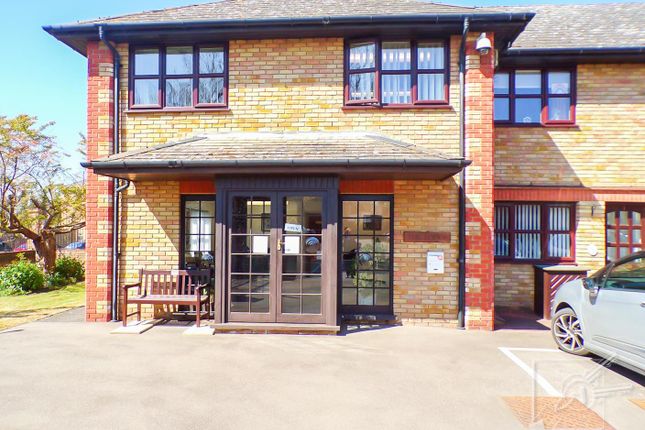 65 St James Oaks, Trafalgar Road, Gravesend photo 2