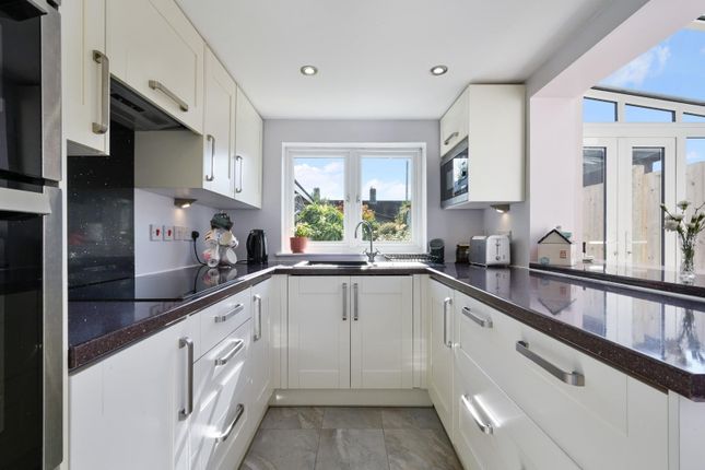 16, Ferndale Road, Banstead photo 2