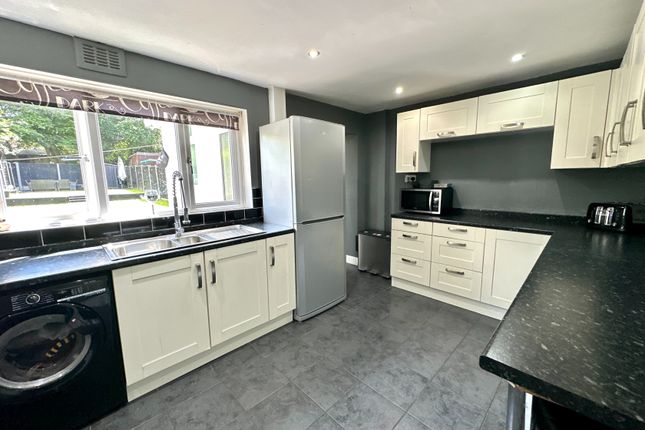 5, Sheldon Avenue, Wednesbury photo 4