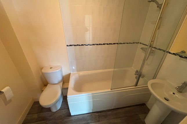 Apartment, 6,, Axis, Beverley photo 5