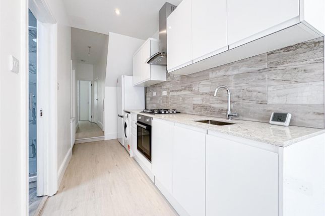 Thumbnail Flat to rent in Rowley Road, London