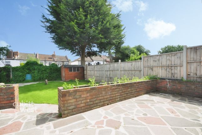 2, Nursery Avenue, Shirley photo 2