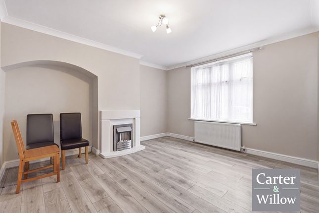 236, Goresbrook Road, Dagenham photo 4