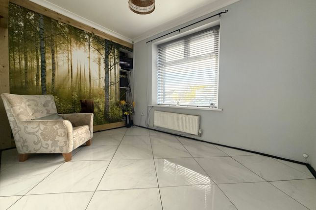 7 Oakland Street, Mountain Ash photo 2