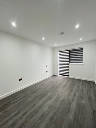 Flat 4, Elitok Court, 15 Rushden Gardens, Ilford photo 4