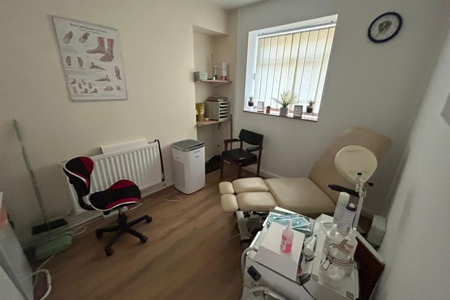 73, Windsor Road, Neath photo 2