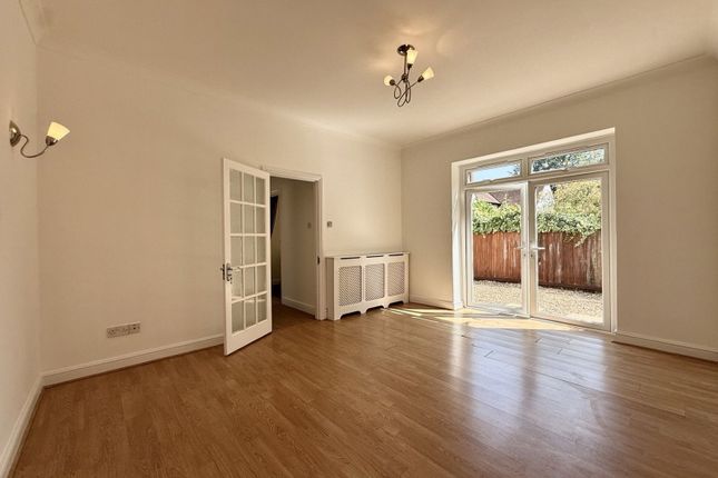 7, Quadrangle Mews, Stanmore photo 3