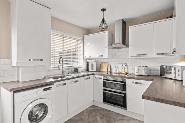 15, Sir William Wallace Court, Larbert photo 4