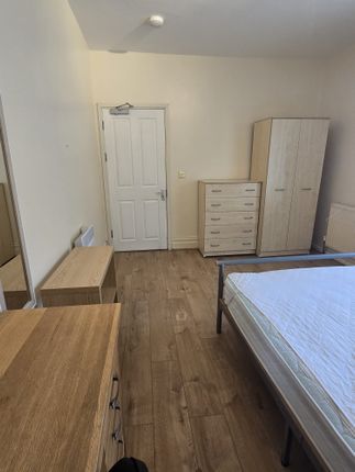Room 2, 6, Kilvey Terrace, Swansea photo 4