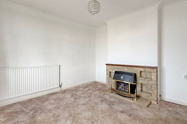 82, Newtown, Westbury photo 3